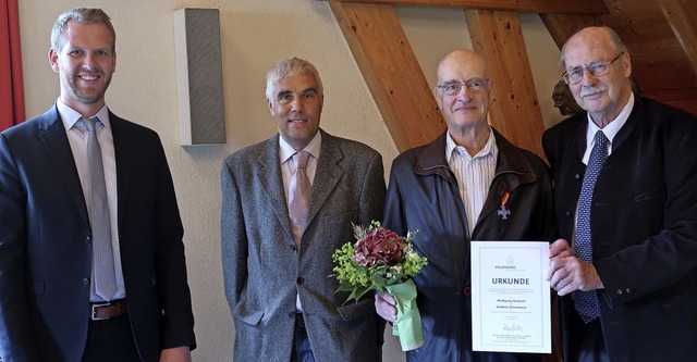 In einer Feierstunde verlieh Sven von ...enedikt Eckerle (links)  gratulierten.  | Foto: Christine Weirich