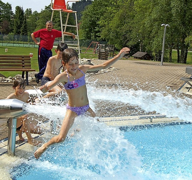 Nichts wird es dieses Jahr mit einem Bad im Aqua-Treff.  | Foto: Hans-Dieter Folles