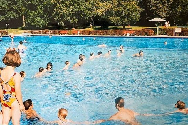 Ein frhes Schwimmtraining beim DLRG im Steinener Schwimmbad.  | Foto: DLRG-Archiv