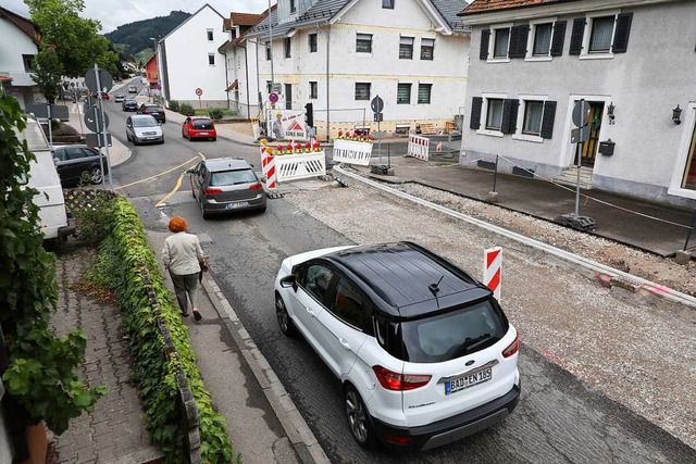Im Zuge der Sanierung der Ortsdurchfah...ushaltestellen barrierefrei gestaltet.  | Foto: Christoph Breithaupt