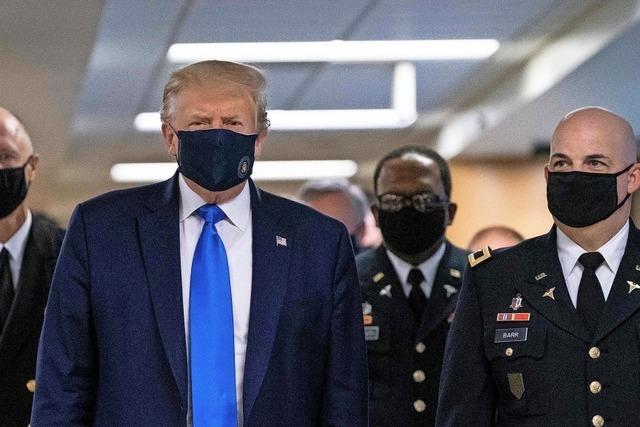 Auch Trump trgt jetzt Maske