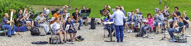 Unter Leitung von Michael Kunzelmann h...nkung am Naturena Badesee absolviert.   | Foto: Wilfried Dieckmann