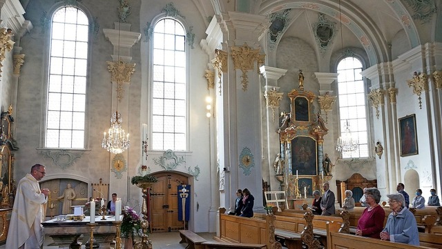 Gottesdienste in Corona-Zeiten sind mi... Tiengen mit Pfarrer Ulrich Sickinger.  | Foto: Ursula Freudig