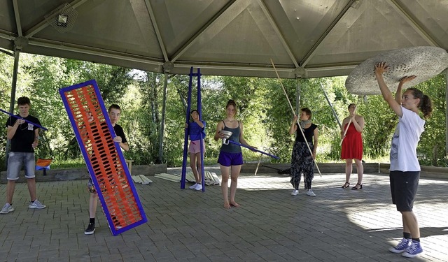 Das Jugendtheater Rheinfelden von Temp... im ganzen Tutti-Kiesi-Park abspielt.   | Foto: Roswitha Frey