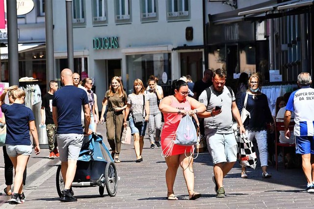 Die Frequenz in der Innenstadt, hier d...t wieder da, die Kauflaune aber nicht.  | Foto: Barbara Ruda