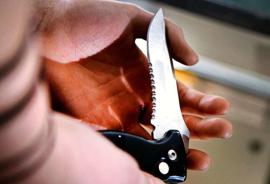 25 Jähriger Bei Streit In Asylunterkunft Mit Messer Schwer Verletzt Emmendingen Badische Zeitung 8183