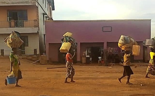 Im Ostkongo flchten Menschen vor Rebellen.   | Foto: Tukolere Wamu