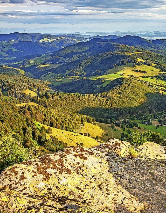 Ein Erlebnis: der Ausblick vom Belchen.   | Foto: Sebastian Schrder-Esch