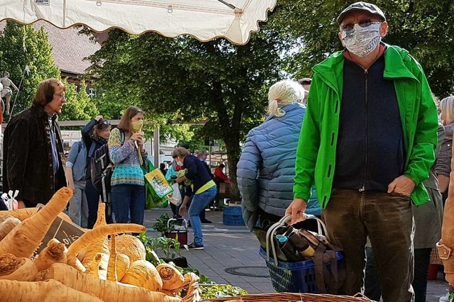 Die Maskenpflicht auf dem Wochenmarkt gilt seit einigen Wochen nicht mehr.  | Foto: Gerald Nill