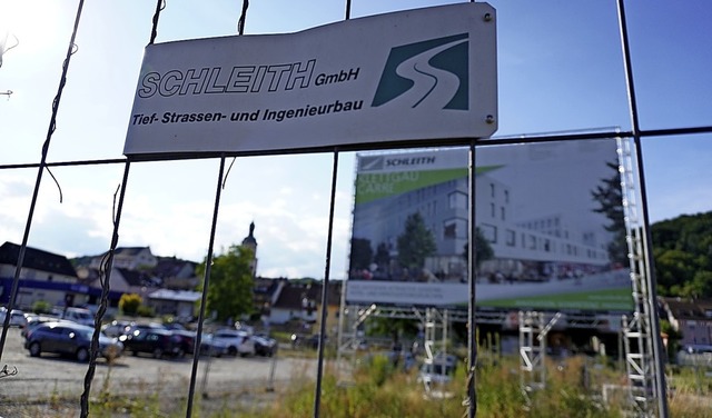 Auf dem bisherigen Parkplatz zwischen ...u des Geschftshauses Klettgau-Carr.   | Foto:  Gerard, Roland