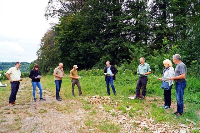 Lokaltermin des Umweltausschusses am W...tbezirks Kandern (Dritter von rechts).  | Foto: Silke Hartenstein
