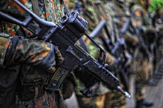Zehntausende Patronen sind in dern ver... Bundeswehr verschwunden (Symbolbild).  | Foto: Peter Steffen (dpa)