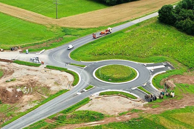 Der neu angelegte Kreisverkehr an der Landstrae 138  | Foto: Landratsamt Lrrach, FB Vermessung & Geoionformation