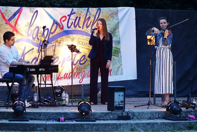 Songs mit gefhlvoller Botschaft brach...eil, auf die Seebhne im  Ludingarten.  | Foto: Roswitha Frey