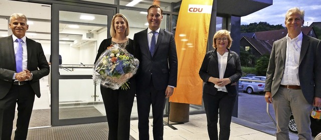 Felix Schreiner (Mitte)  tritt bei der...CDU Sdbaden) ber seine Nominierung.   | Foto: Juliane Khnemund