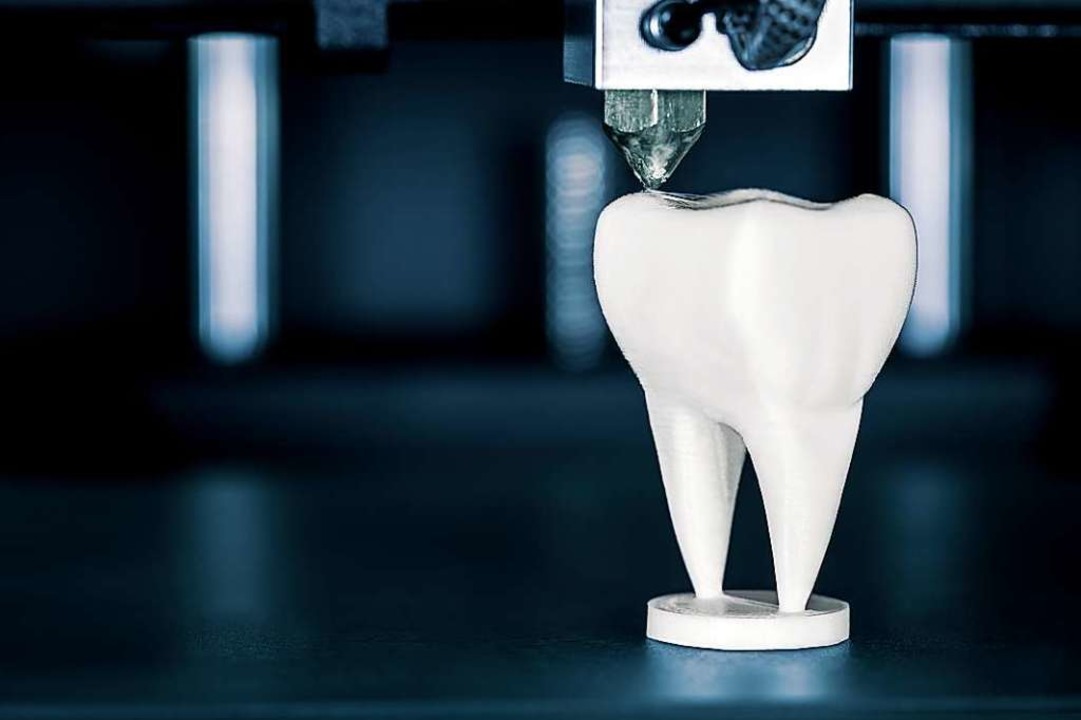 In der Kieferchirurgie wird 3-D-Druck angewendet.  | Foto: Miriam Doerr & Martin Frommherz