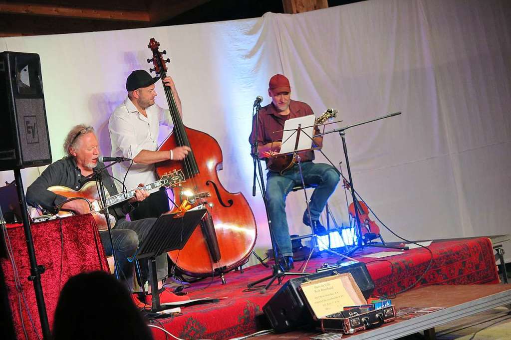 Gelungenes Konzert Im Mullheimer Werkzentrum St Christoph Mit Hary De Villes String Trio Mullheim Badische Zeitung