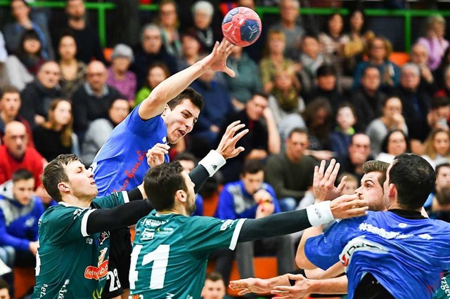 Umkmpfte Duell zwischen der Handball-...un  in der Sdgruppe der Sdbadenliga.  | Foto: Achim Keller