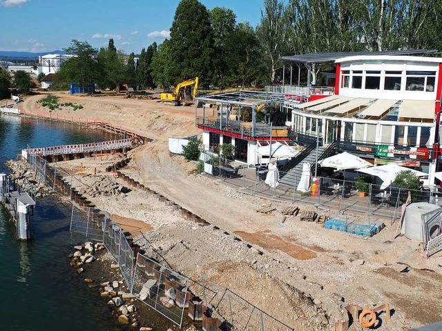 Der  &#8222;Rheinbalkon&#8220; ist ber...einen  barrierefreien Zugang zum Ufer.  | Foto: Herbert Frey