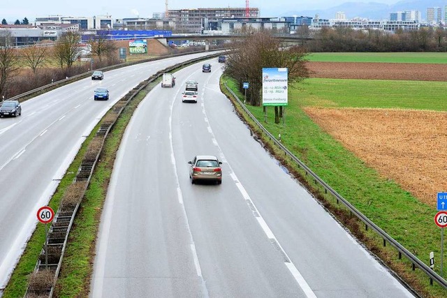 Am Dienstag kam es auf der B3 bei Freiburg zu einem Unfall (Symbolbild).  | Foto: Ingo Schneider