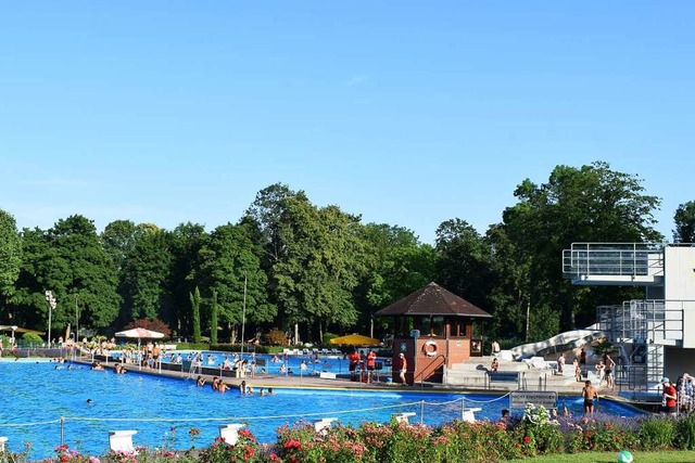 In diesem Jahr bleibt das Breisacher S...t neuem Schwimmerbecken wieder ffnen.  | Foto: Cecile Buchholz