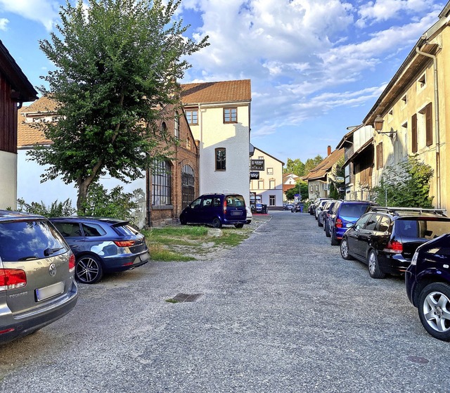 Ein ganz gewhnliches Bild in der Aust...der freie Quadratmeter ist zugeparkt.   | Foto: Hans-Jrgen Hege