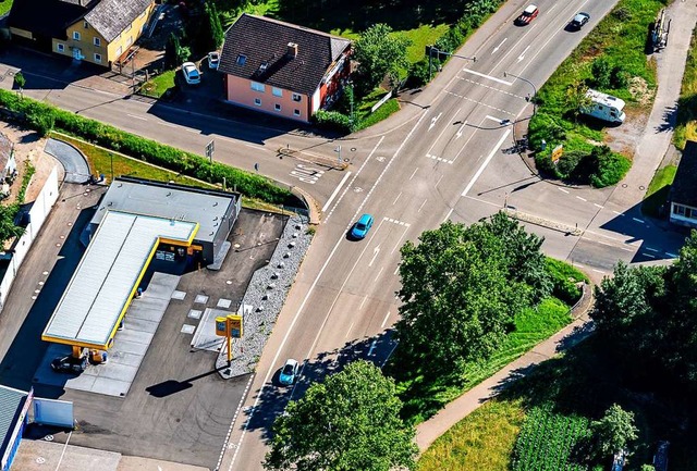 Die B3-Kreuzung in Altdorf bekommt eine Ampel.  | Foto: Martin Bildstein