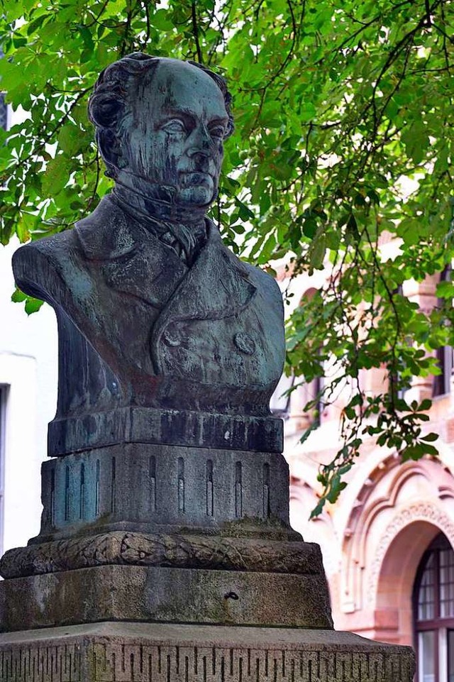 Weil Alban Stolz (1808 bis 1883) als a...l das Denkmal an der Herrenstrae weg.  | Foto: Michael Bamberger