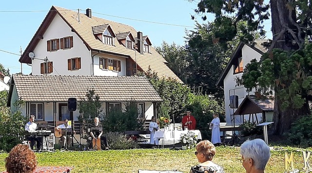 Der Gottesdienst rund um den Mammutbau...rn gut an und soll wiederholt werden.   | Foto: Gnter Schmidt