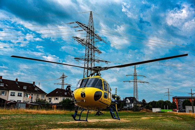 Der Hubschrauber hebt wieder ab.  | Foto: Jonas Hirt