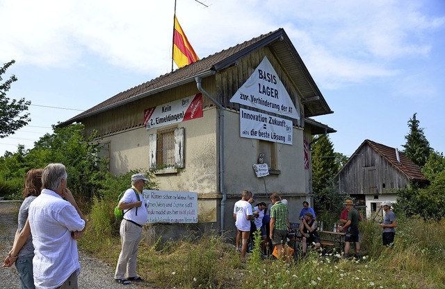 Das, inzwischen abgerissene, Bahnwrte...ds. Dieses Bild entstand im Juli 2015.  | Foto: sigrid umiger