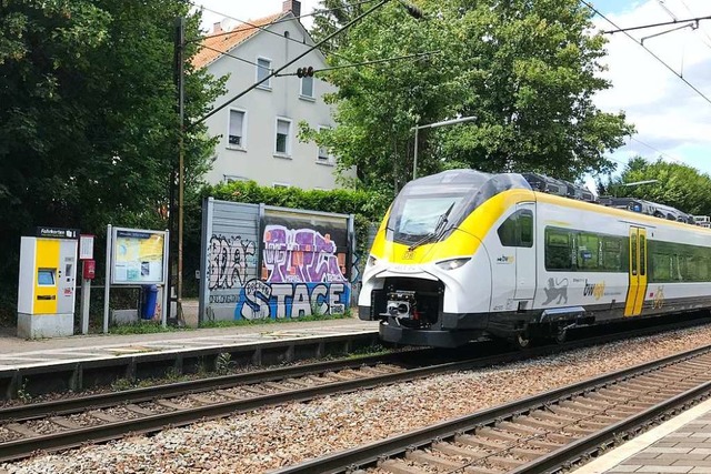 Das Angebot im Regionalverkehr soll vi...len auch die Ebringer, hie es im Rat.  | Foto: Michael Drfler