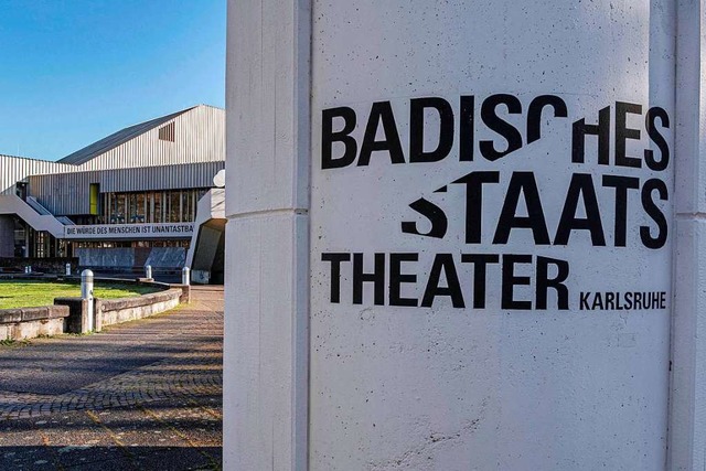 Sanierungsfall? Das Badischen Staatstheater in Karlsruhe  | Foto: Uli Deck (dpa)