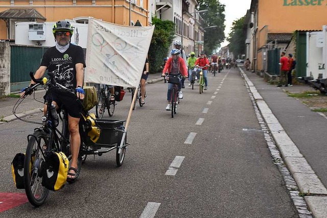 Normalerweise mssen sich Busse, Autos...Zur Demo hatten die Velos freie Fahrt.  | Foto: Maja Tolsdorf