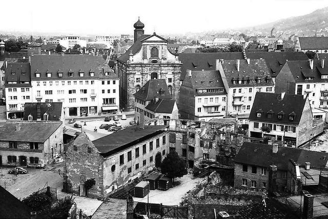 Freiburgs westliche Altstadt wird nach dem Krieg wieder aufgebaut