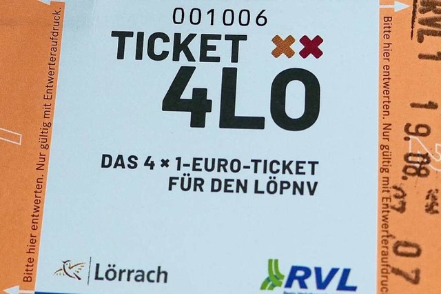 Der SPD-Kreisverband kritisiert, dass ...Euro-Ticket nicht gekauft werden kann.  | Foto: Martina David-Wenk