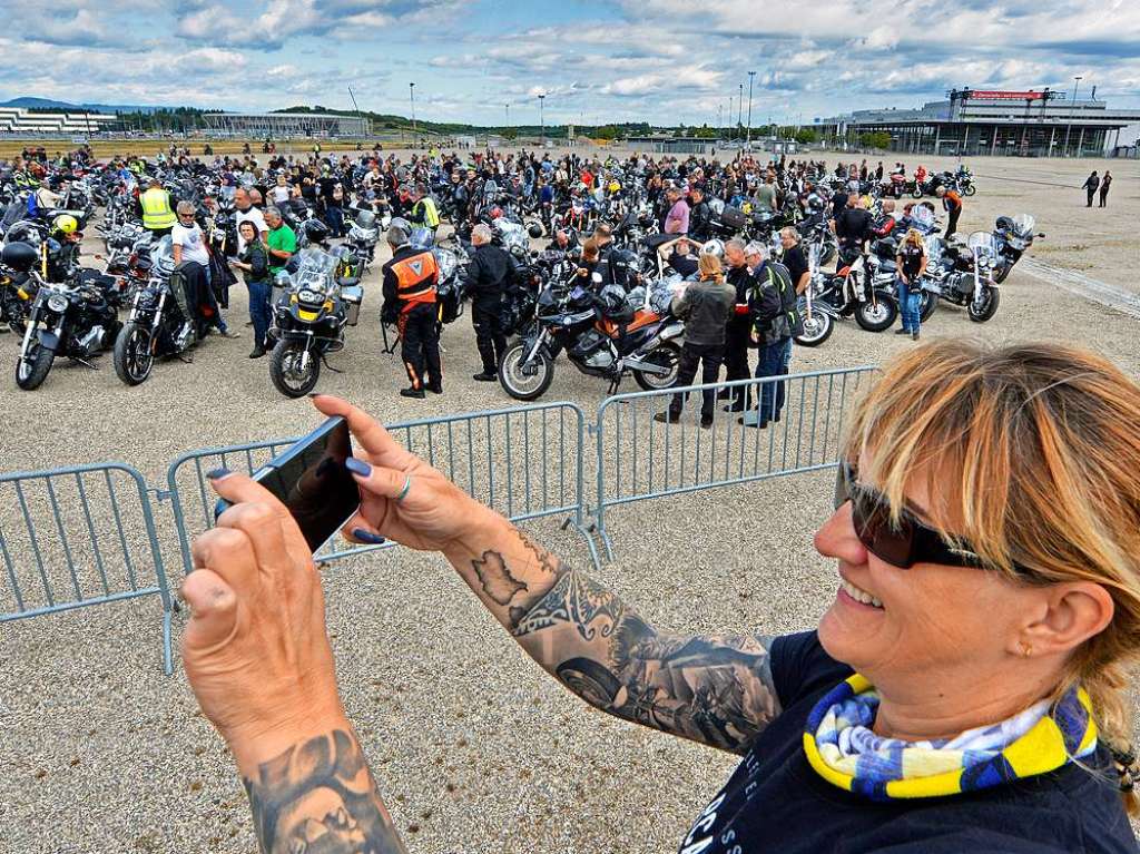 Von Enduro bis Harley – Motorrad-Demo gegen pauschale Fahrverbote.