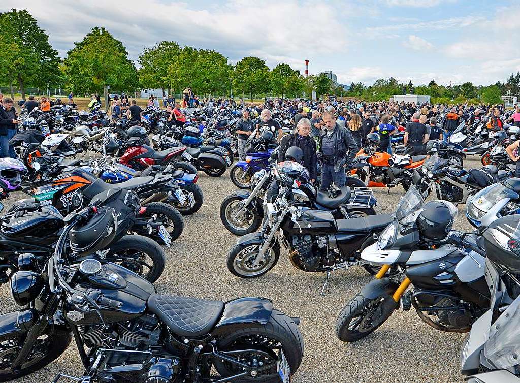 Von Enduro bis Harley – Motorrad-Demo gegen pauschale Fahrverbote.