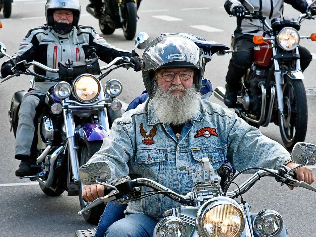 Von Enduro bis Harley – Motorrad-Demo gegen pauschale Fahrverbote.