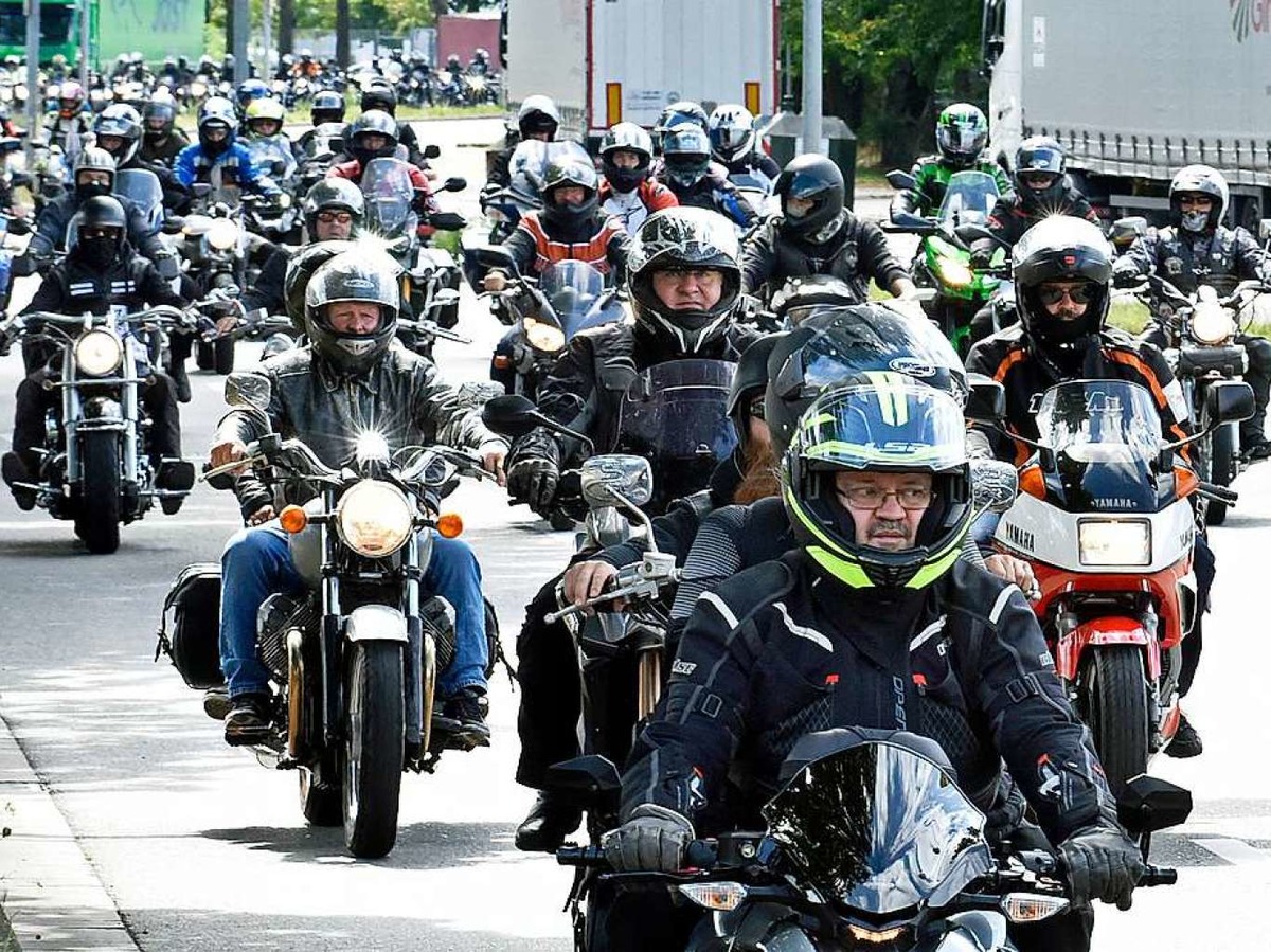 Von Enduro bis Harley – Motorrad-Demo gegen pauschale Fahrverbote.