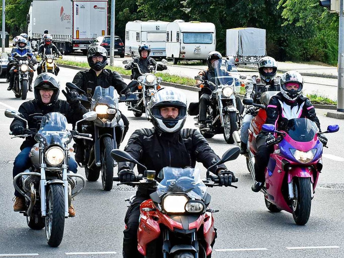 Von Enduro bis Harley – Motorrad-Demo gegen pauschale Fahrverbote.