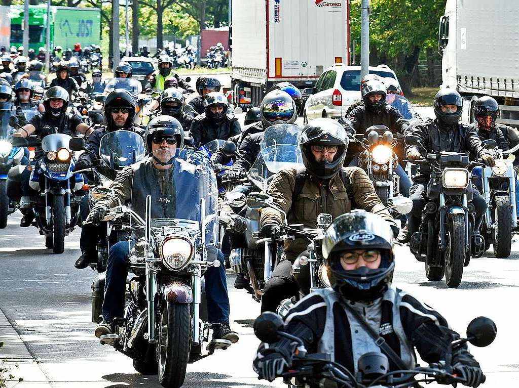 Von Enduro bis Harley – Motorrad-Demo gegen pauschale Fahrverbote.