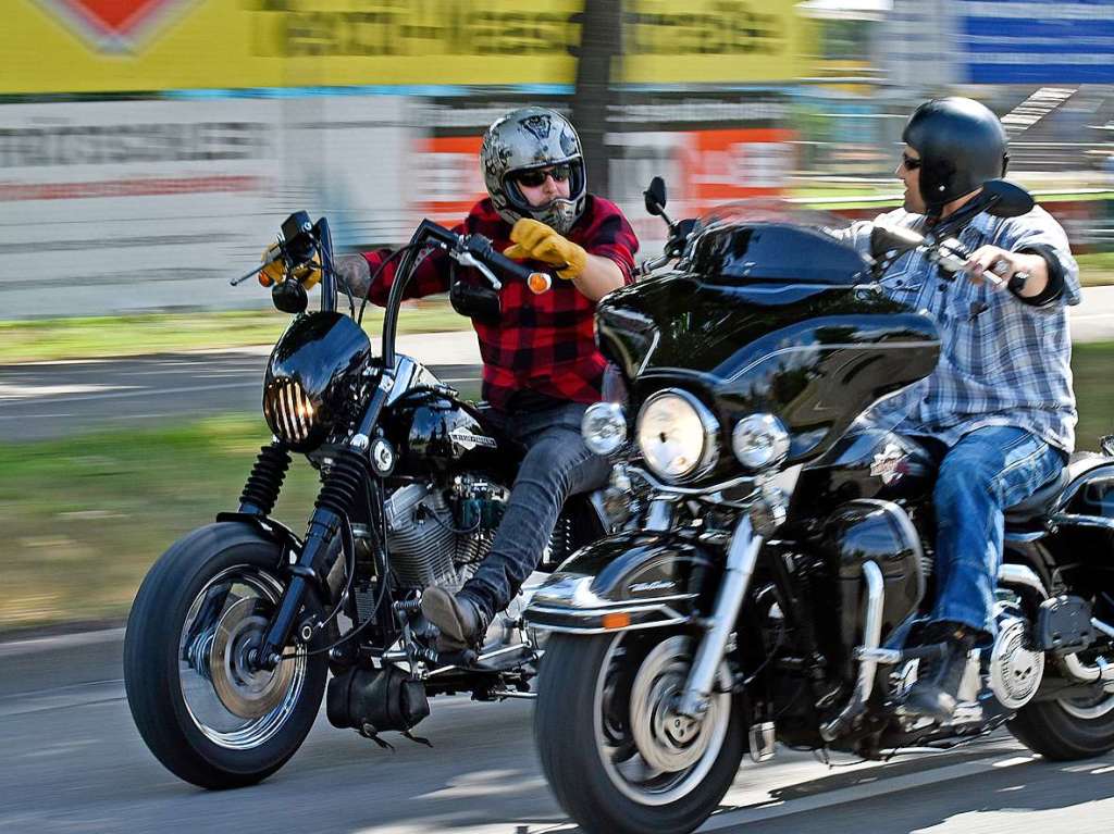 Von Enduro bis Harley – Motorrad-Demo gegen pauschale Fahrverbote.