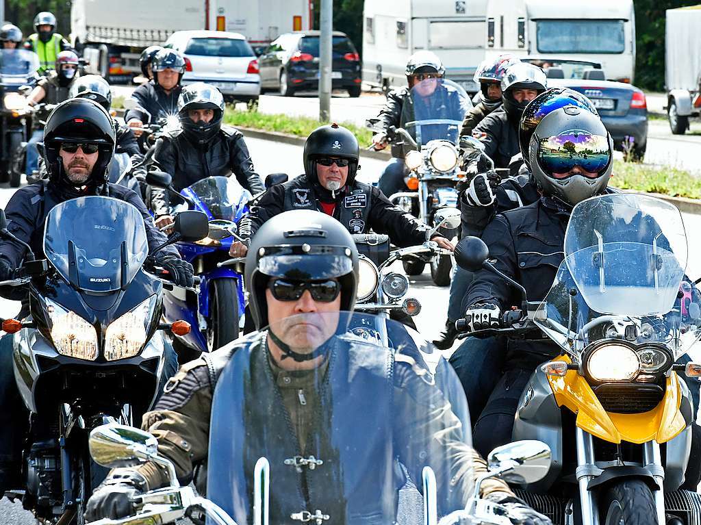 Von Enduro bis Harley – Motorrad-Demo gegen pauschale Fahrverbote.