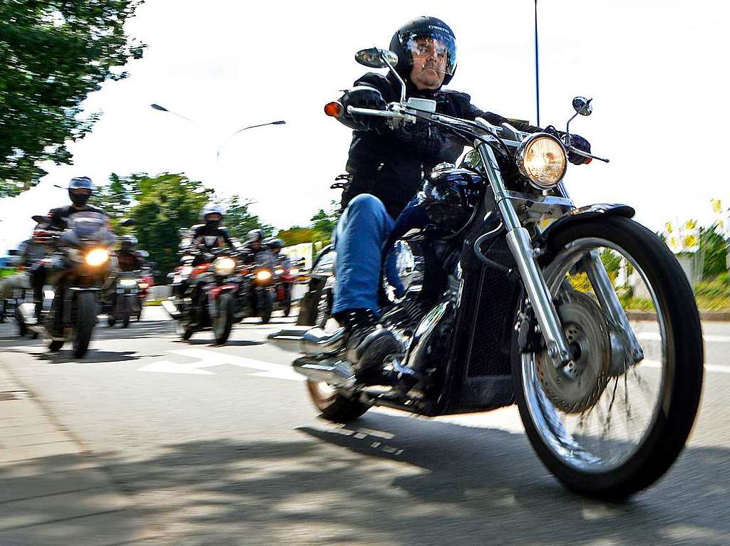 Von Enduro bis Harley – Motorrad-Demo gegen pauschale Fahrverbote.