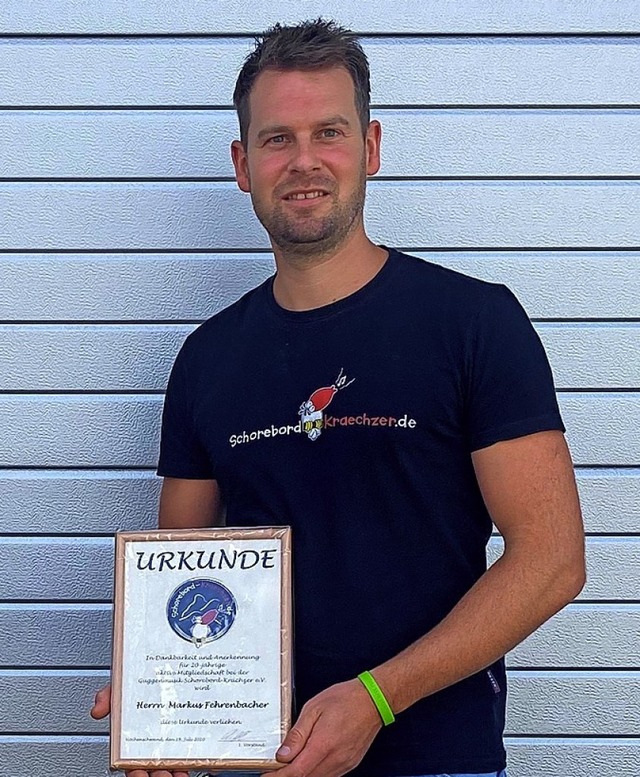 Markus Fehrenbacher ist neues Ehrenmit...sik &#8222;Schorebord Krchzer&#8220;.  | Foto: Verein