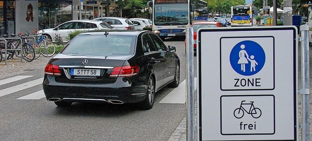 Probeweise soll die Innenstadt autofrei werden.   | Foto: Lauber