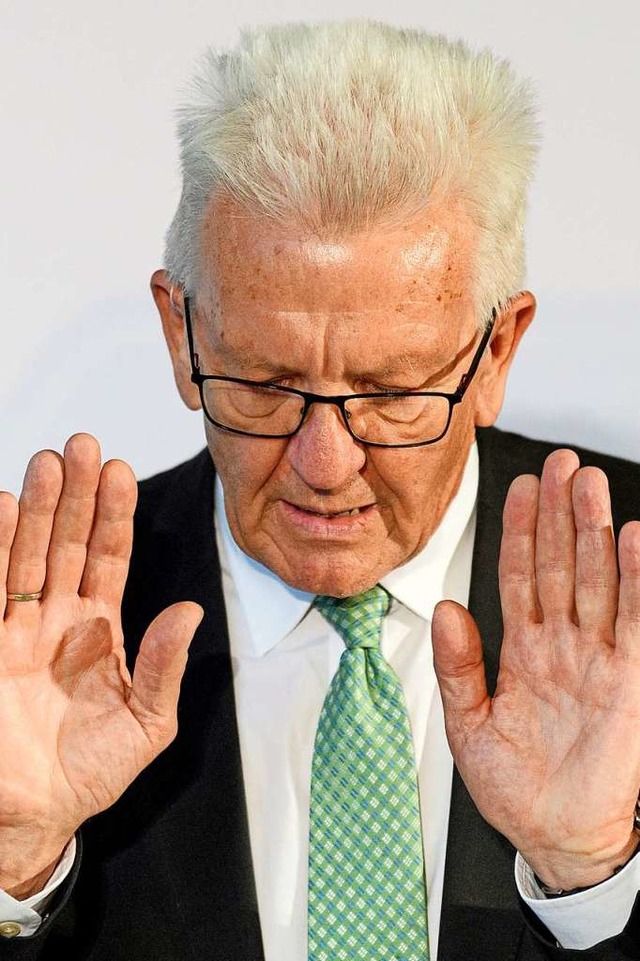 Von manchem Vorhaben sollte die Regier...d Kretschmann jetzt die Finger lassen.  | Foto: Robert Michael (dpa)