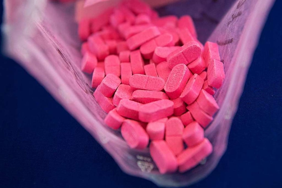 7,5 Kilo Ecstasy-Tabletten fand der Schweizer Zoll in Basel (Symbolfoto).  | Foto: Boris Roessler (dpa)