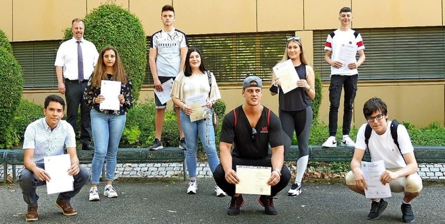 Die Belobigten und Preistrger der VABO-Klassen der Gewerbeschule  | Foto: Gewerbeschule Bad Sckingen